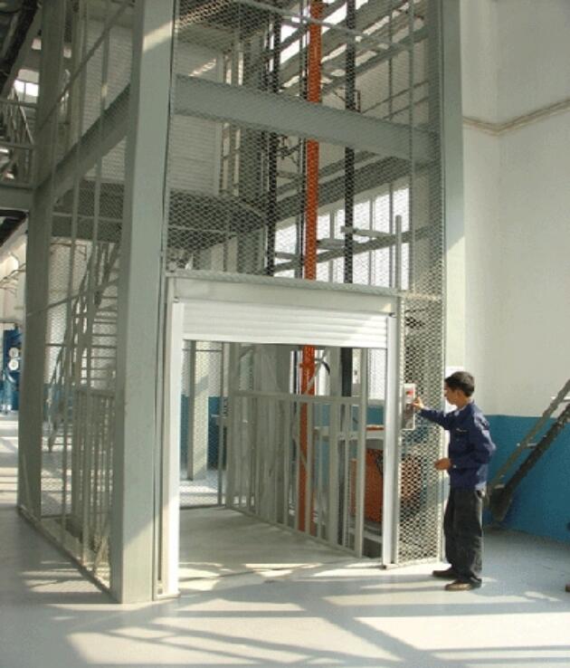 液壓油在液壓升降平臺(tái)、液壓貨梯、液壓升降機(jī)中的作用？